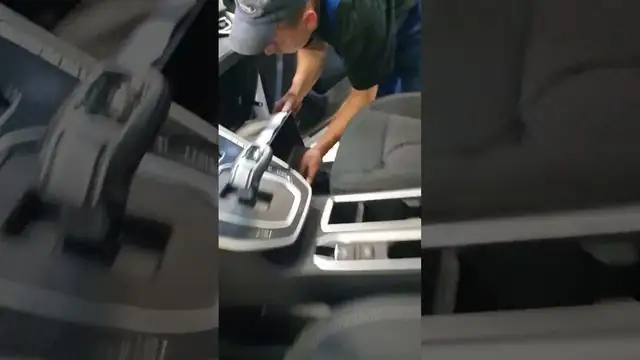 Разборка и очистка деталей салона