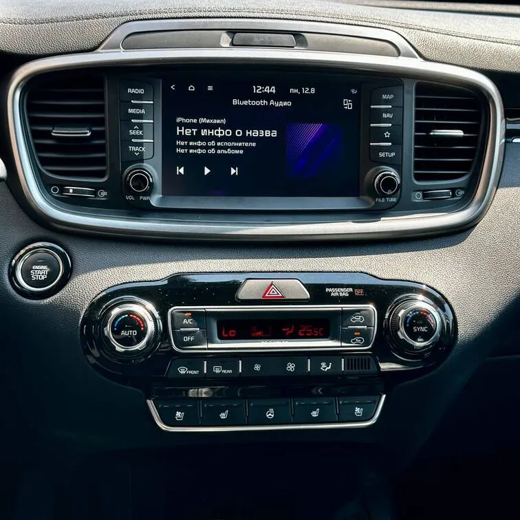 Kia Sorento — фото 14