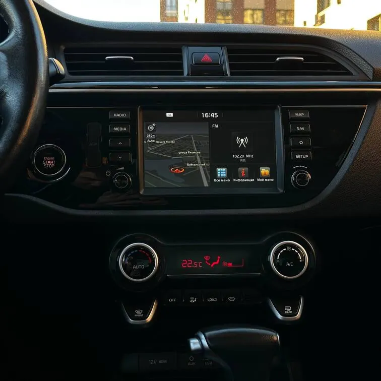 Kia Rio — фото 13